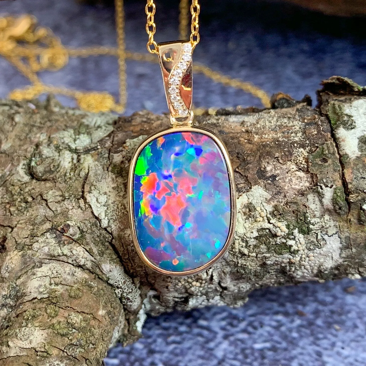 14kt Yellow Gold Opal doublet square shape pendant