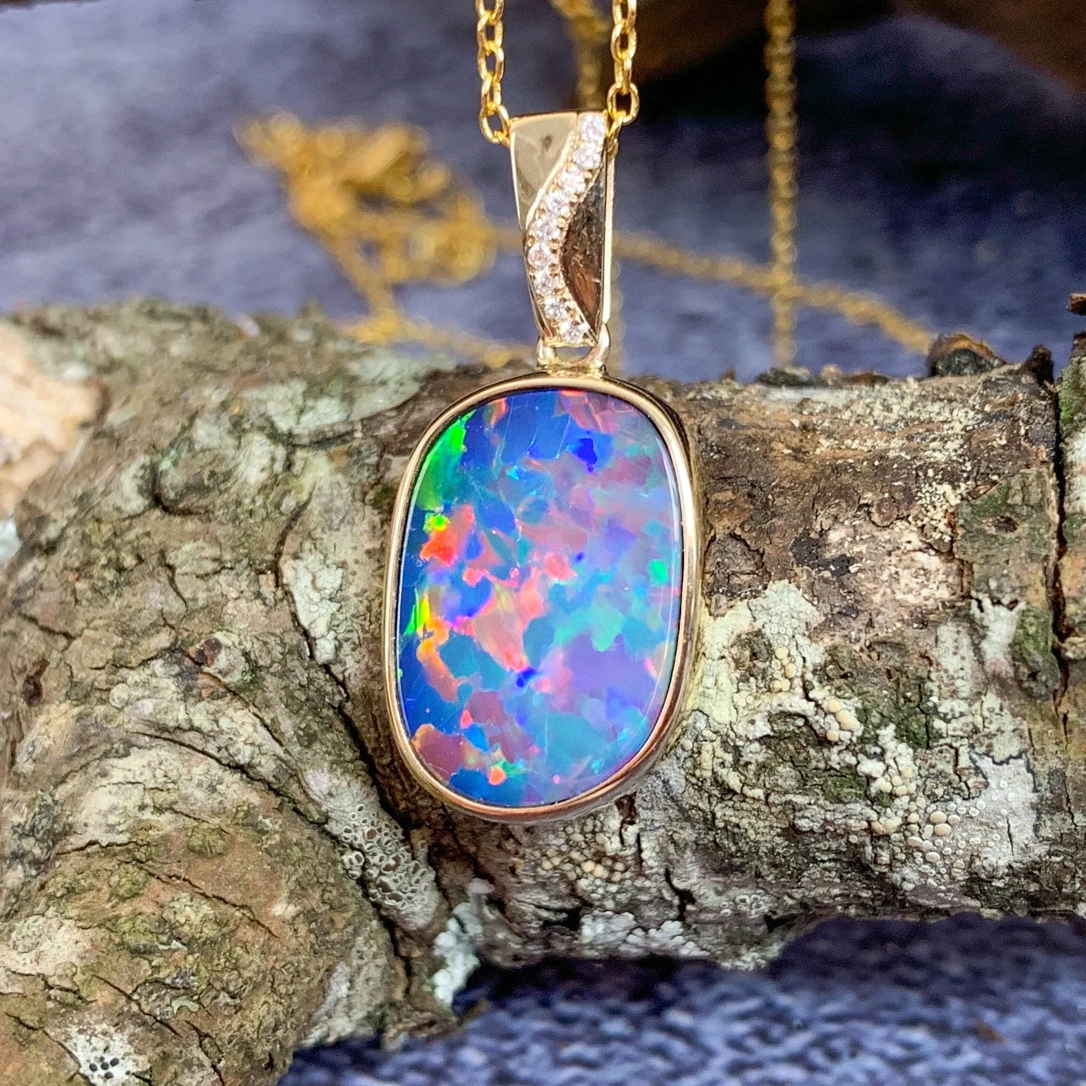 14kt Yellow Gold Opal doublet square shape pendant