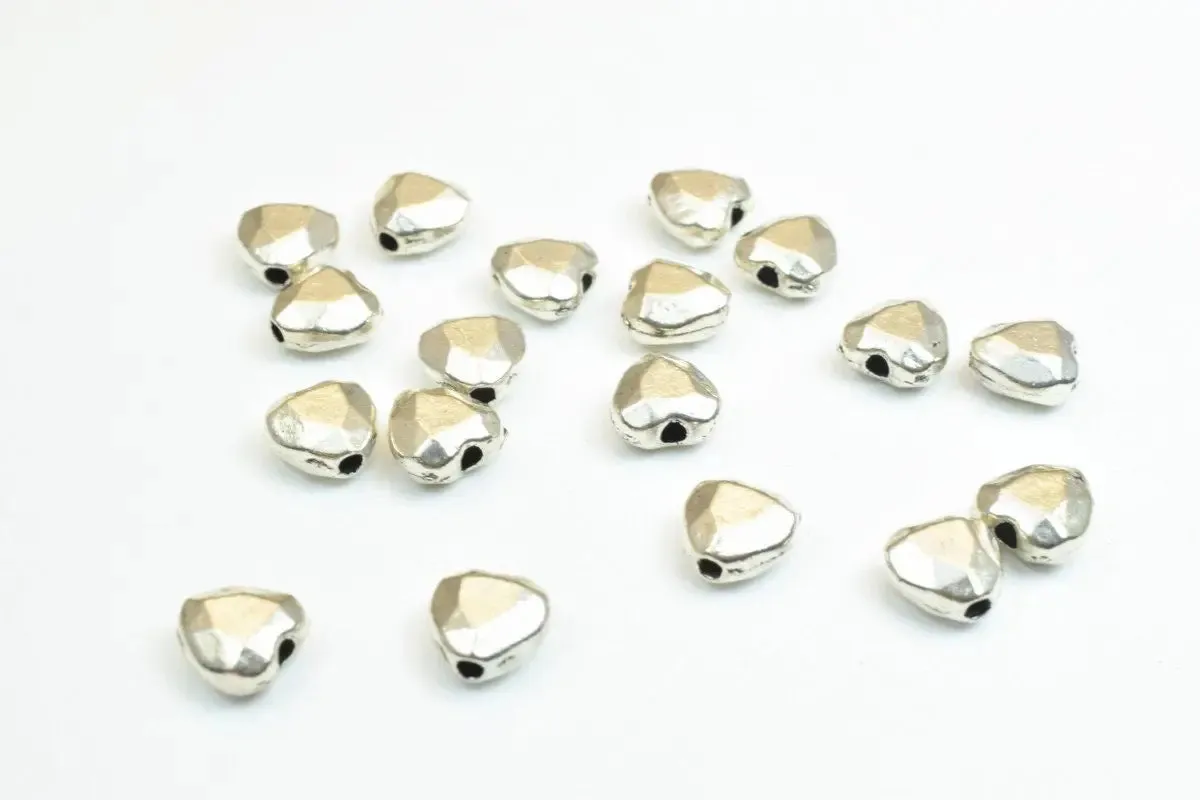 18 PCs Heart Silver Alloy Connector Charm Pendant Beads Size 7x7x4mm Hole Size 1mm Decorative Design Metal Beads For Jewelry Making