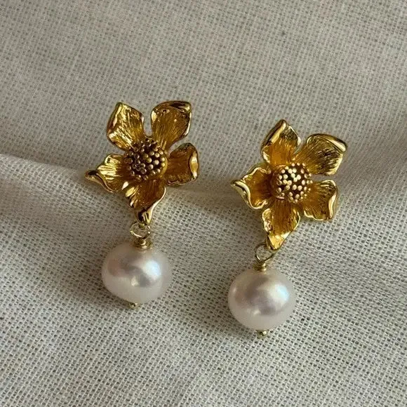 Amelia Pearl Earrings