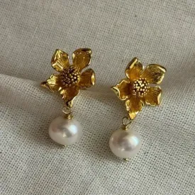 Amelia Pearl Earrings