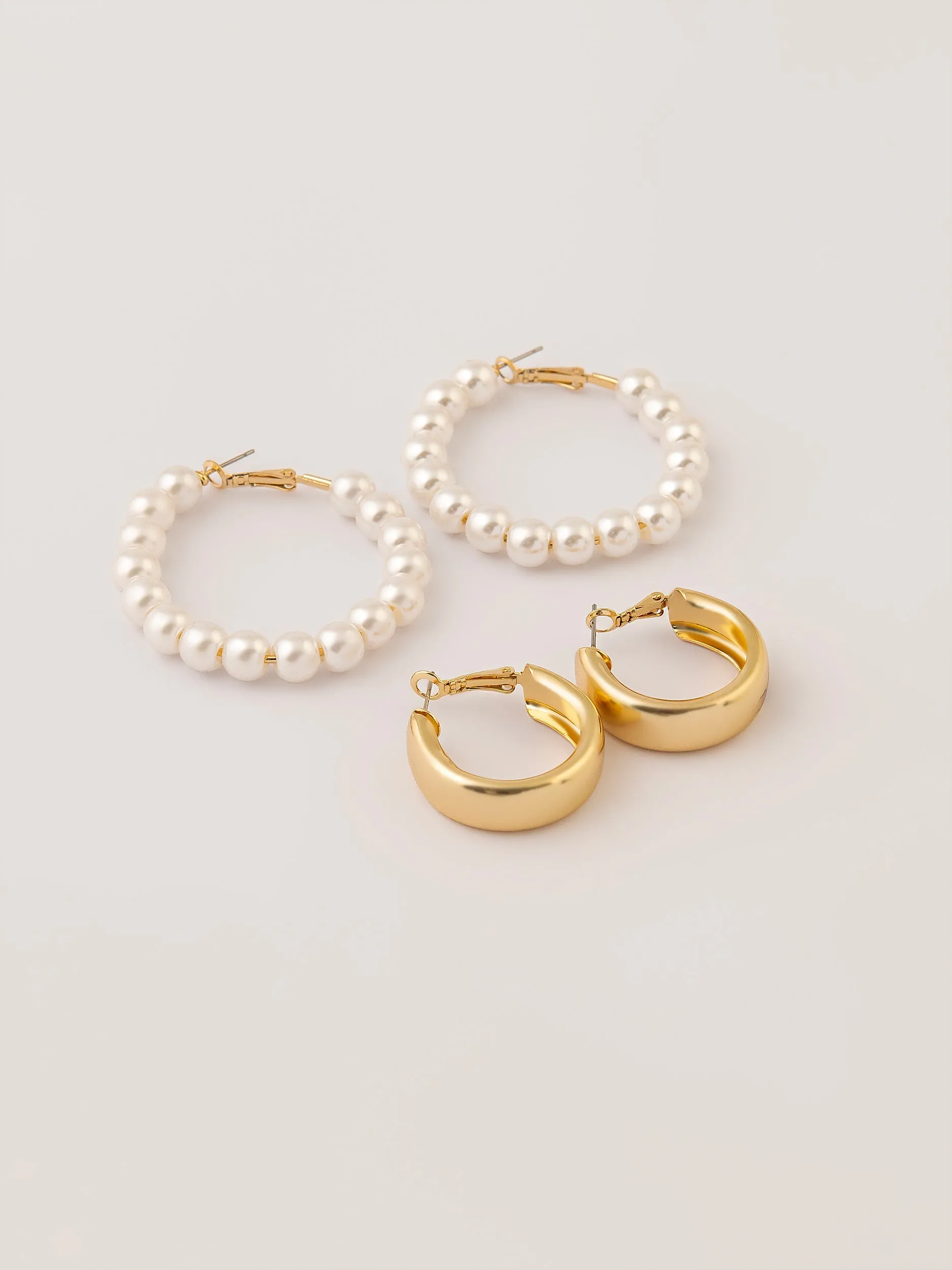 Classic embellished Earrings set