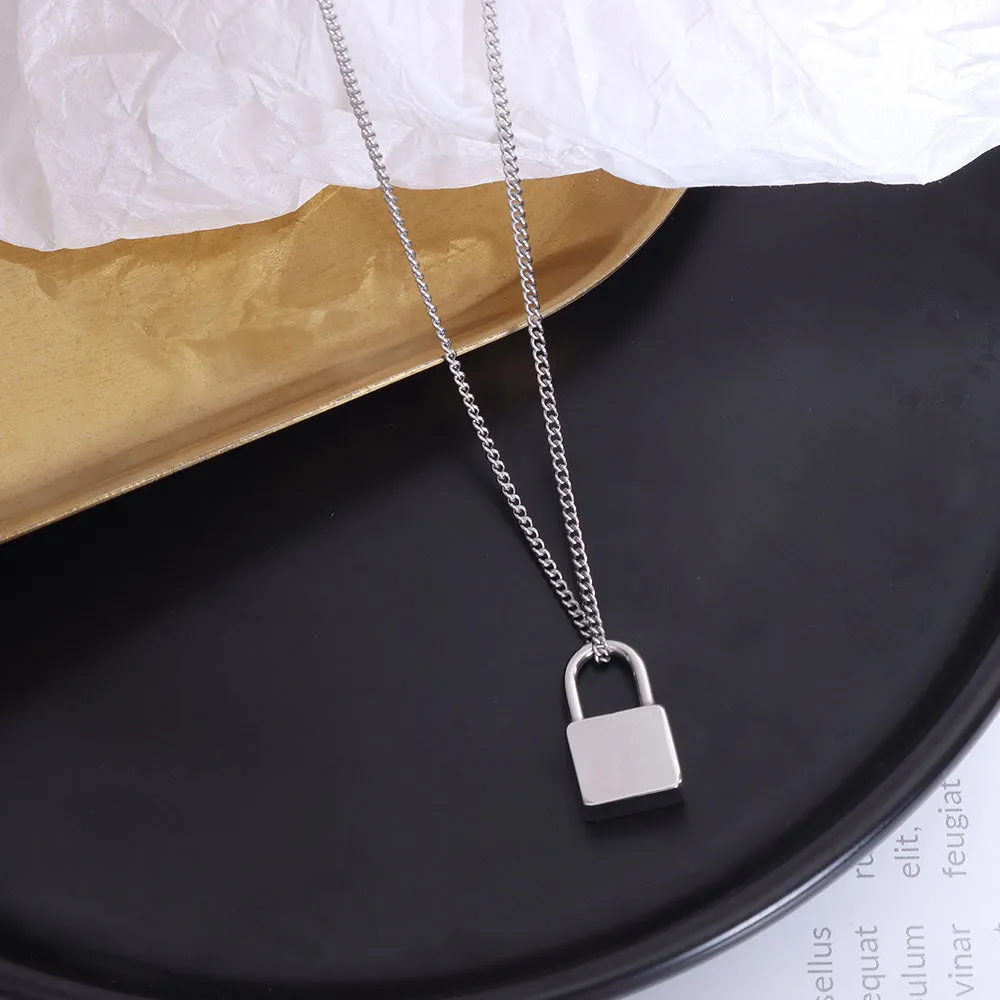 Elegant East Asian Fusion Lock Pendant Choker Necklace in Titanium Steel Gold