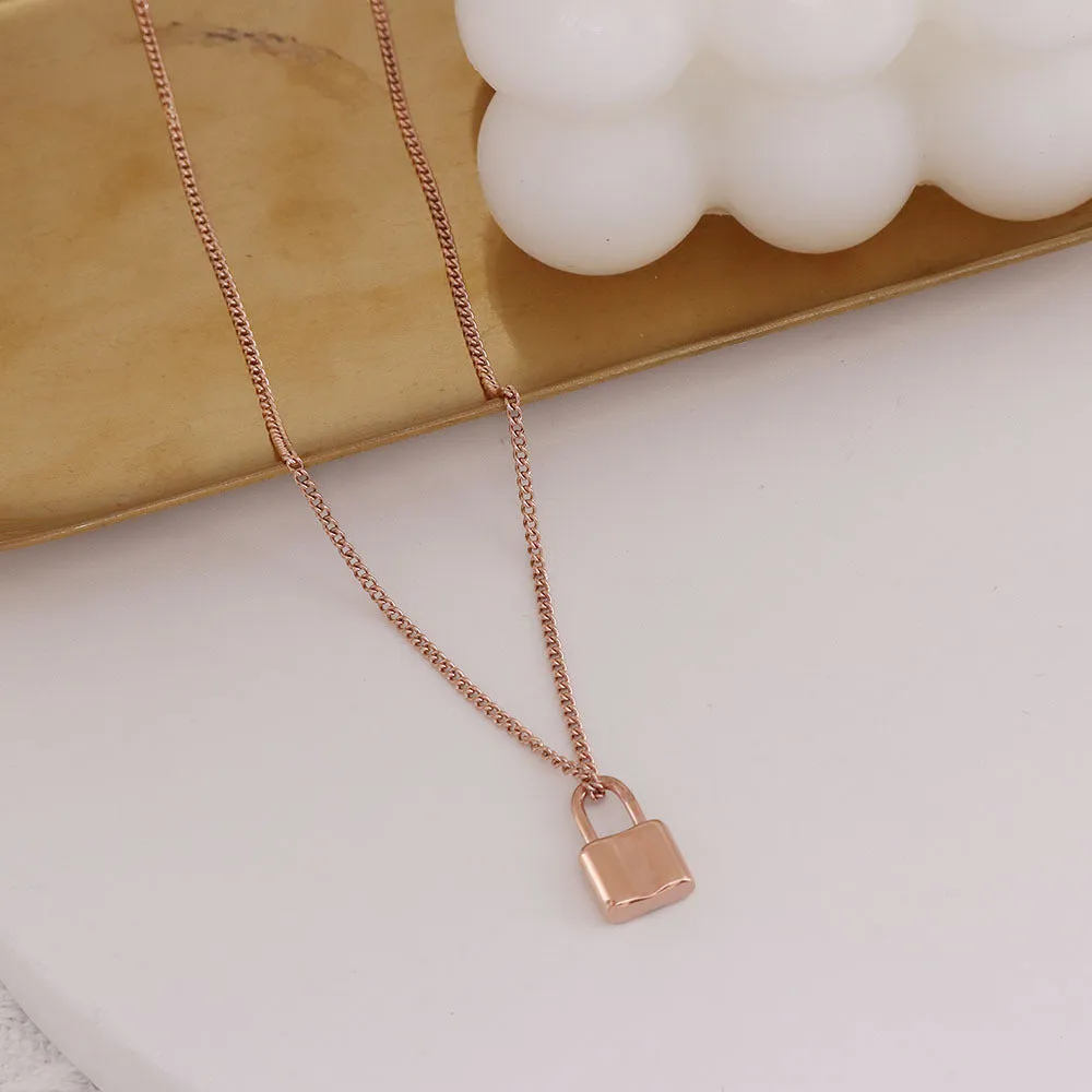 Elegant East Asian Fusion Lock Pendant Choker Necklace in Titanium Steel Gold