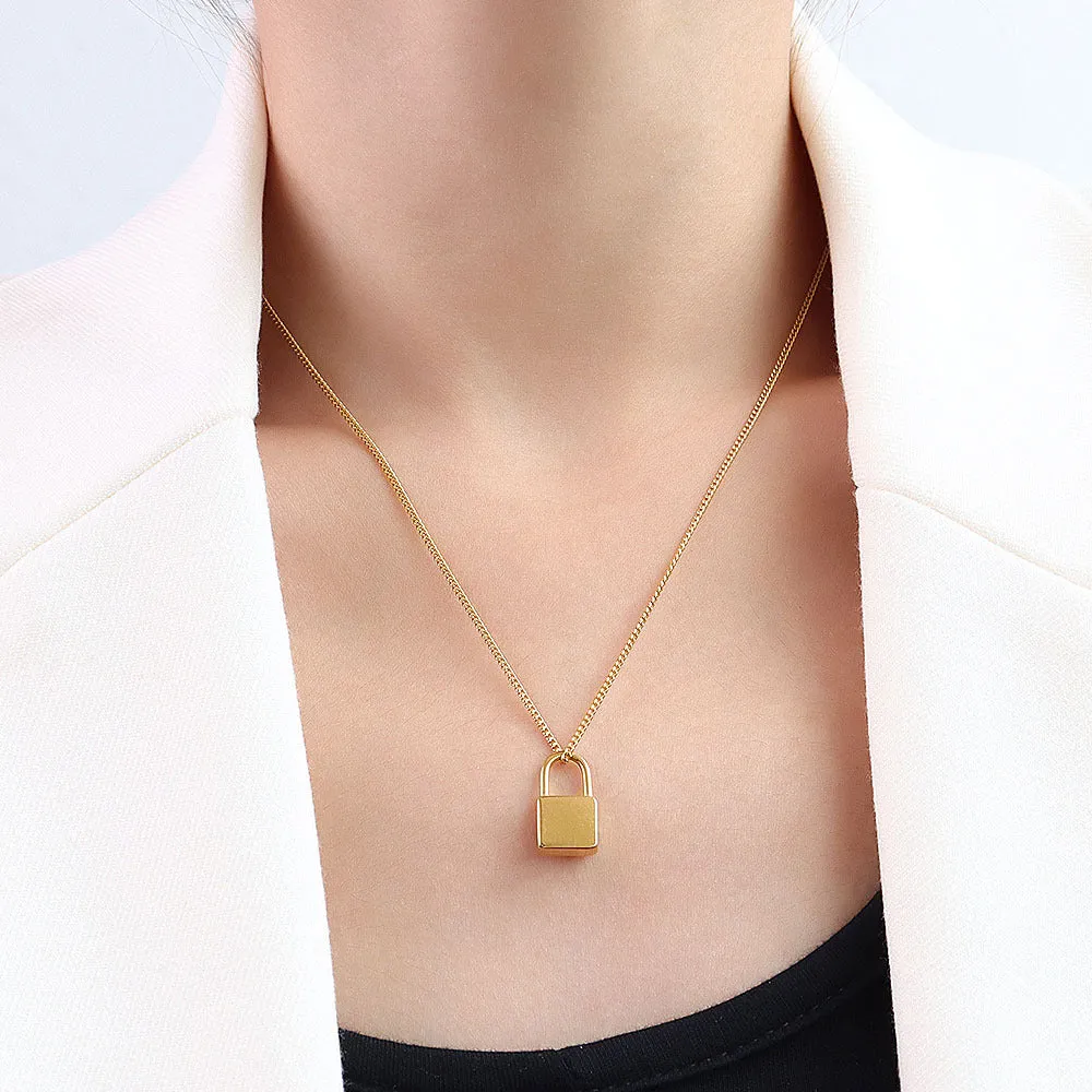 Elegant East Asian Fusion Lock Pendant Choker Necklace in Titanium Steel Gold