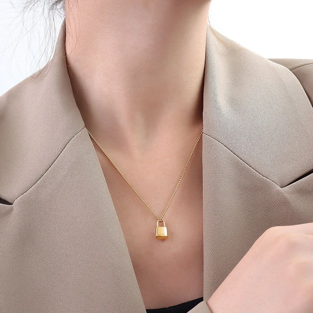 Elegant East Asian Fusion Lock Pendant Choker Necklace in Titanium Steel Gold