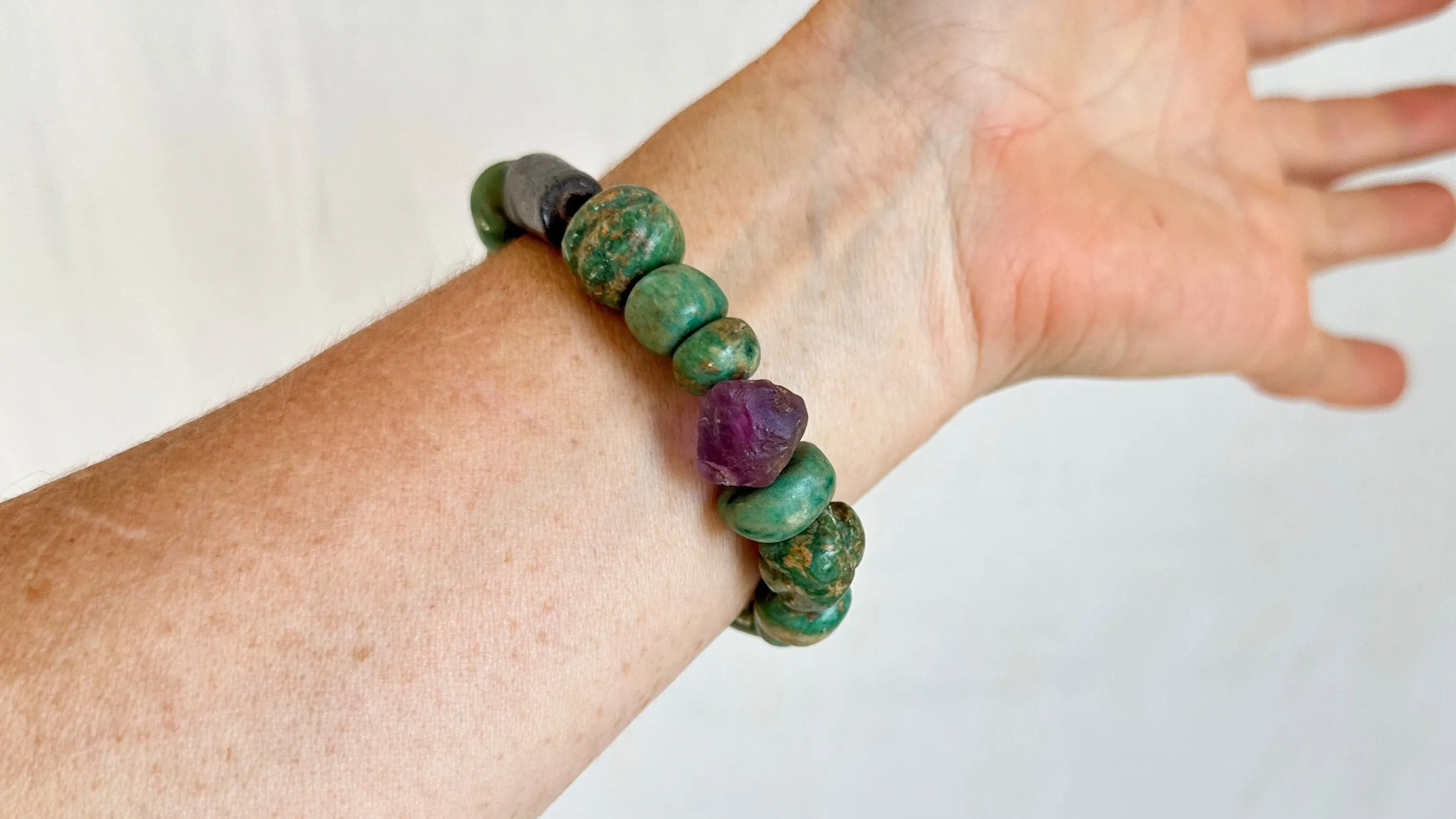 Guatemalita & Fluorite Beaded Bracelet. 2025