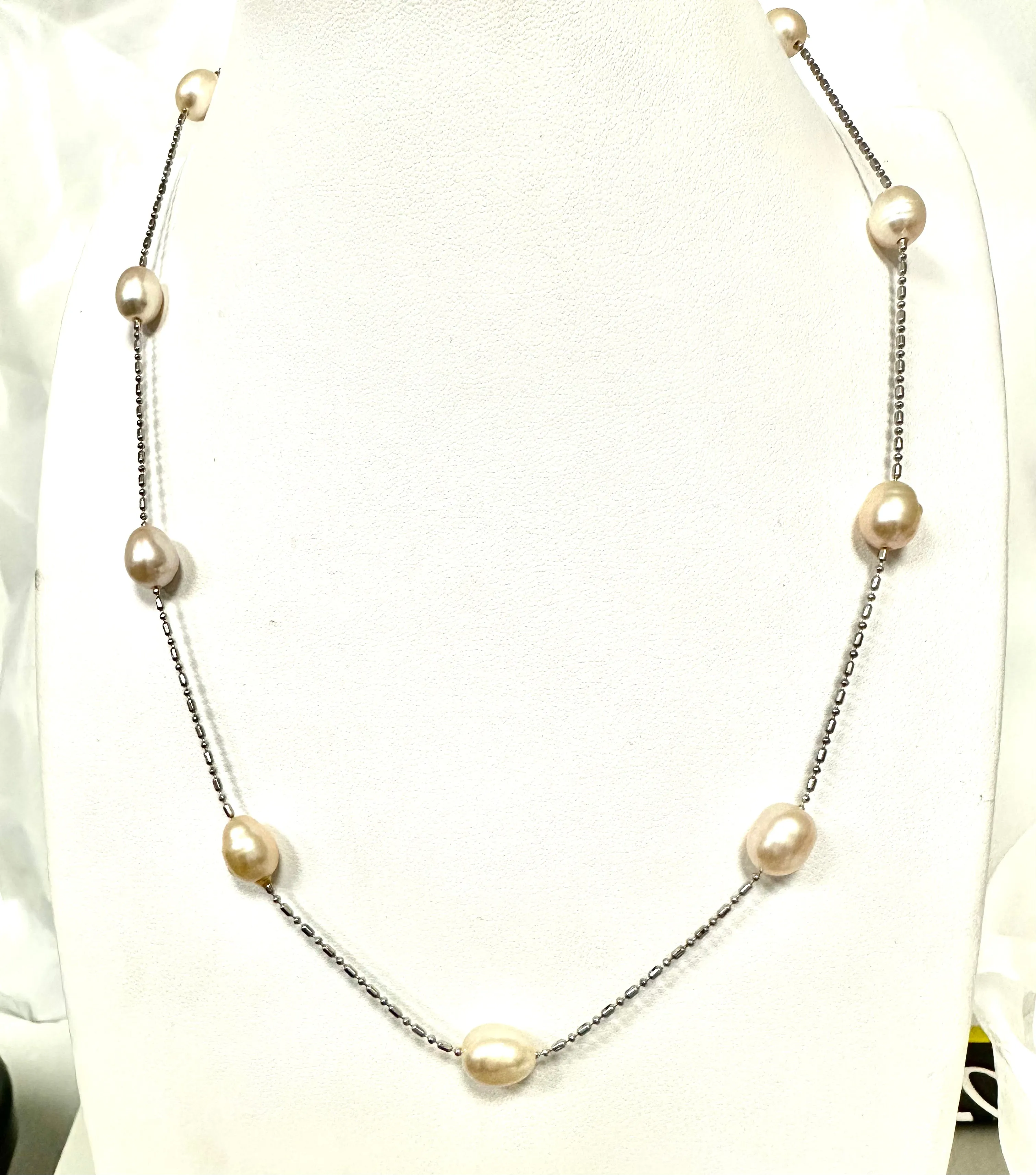 Short Station Freshwater Pearl Necklace