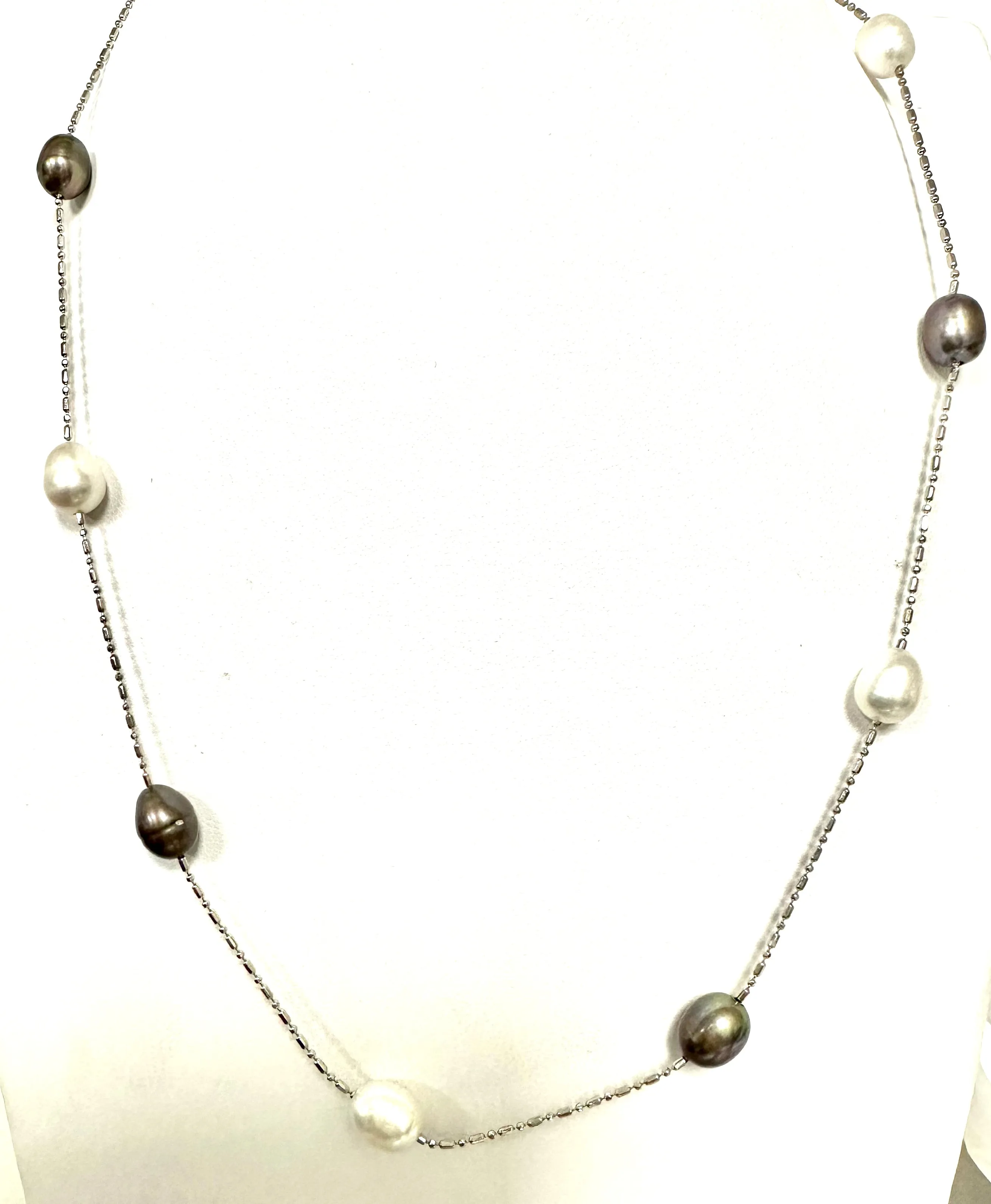 Short Station Freshwater Pearl Necklace